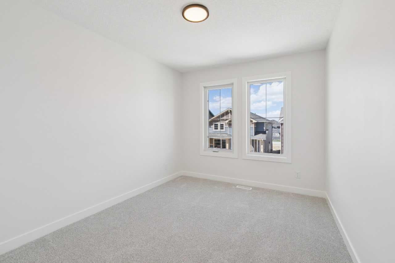 73 Sora Gardens SE