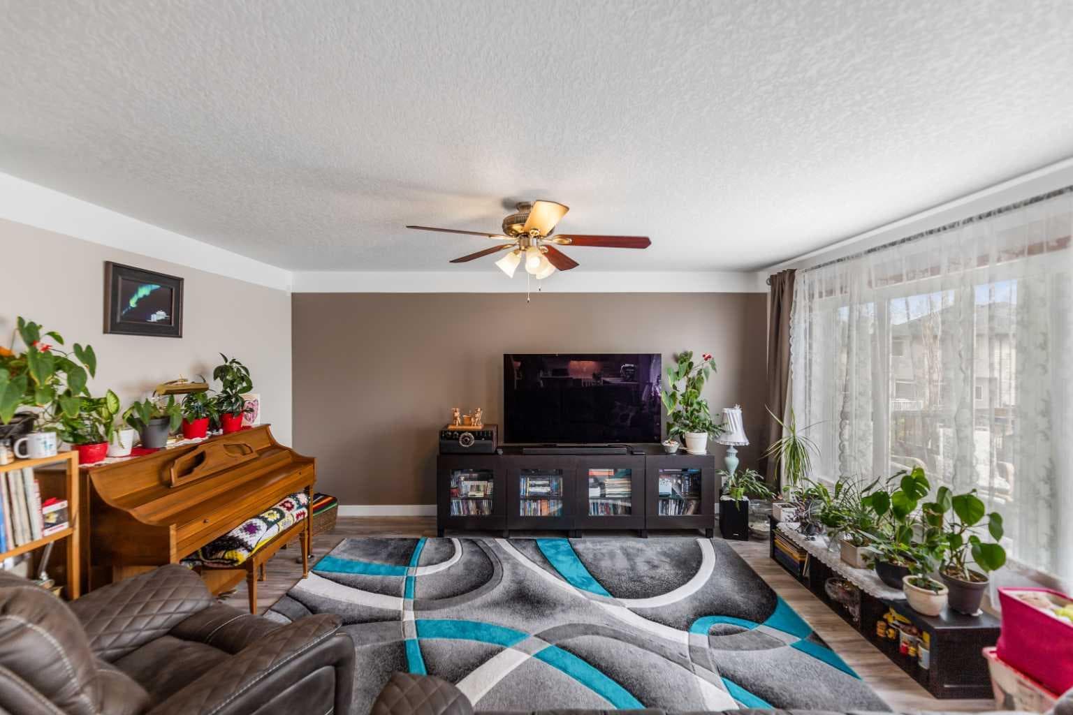 123 Hawkmere View 
