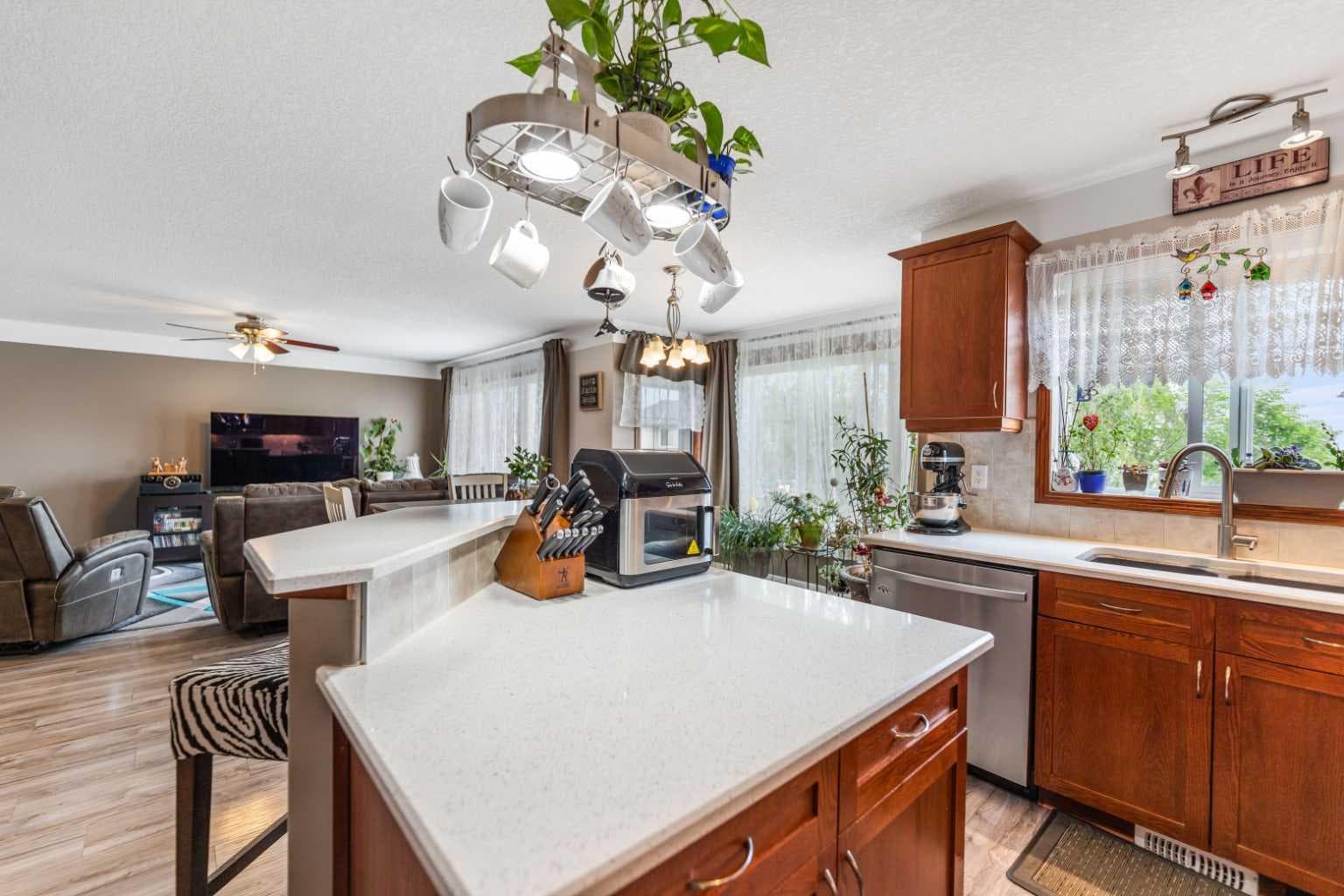 123 Hawkmere View 