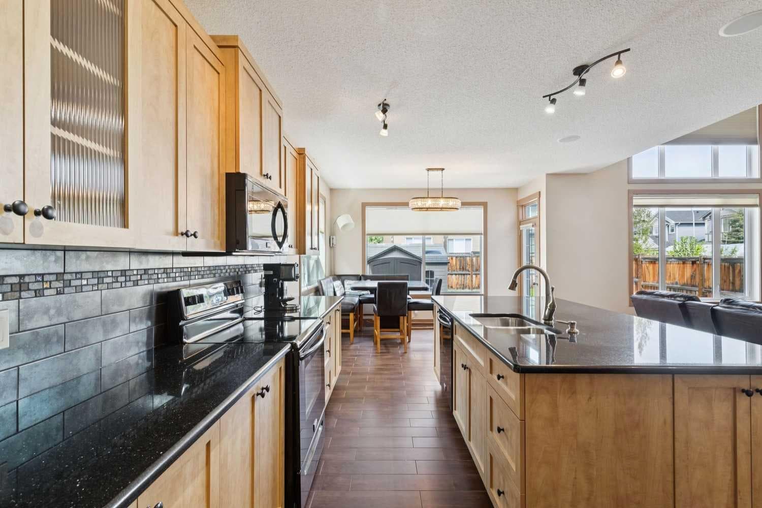 47 Silverado Skies Manor SW
