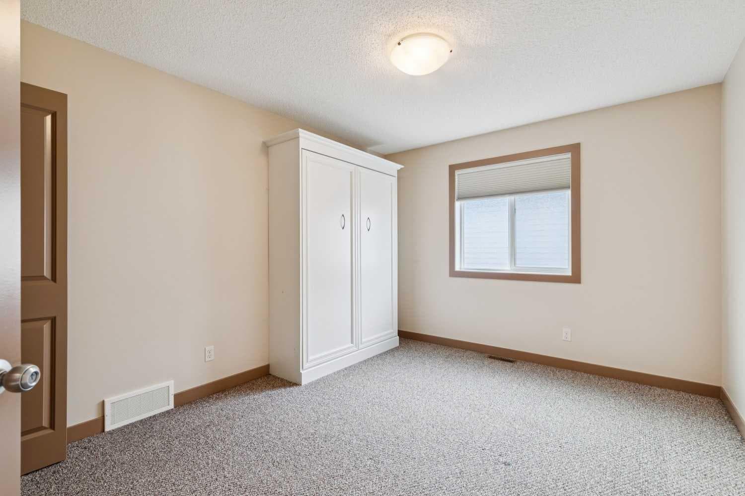 47 Silverado Skies Manor SW
