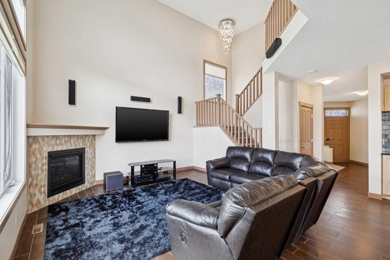 47 Silverado Skies Manor SW