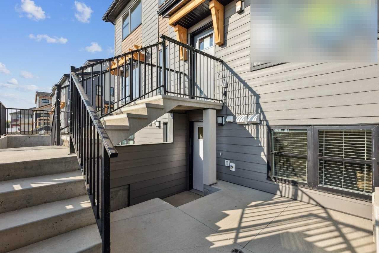 1112, 135 Mahogany Parade SE