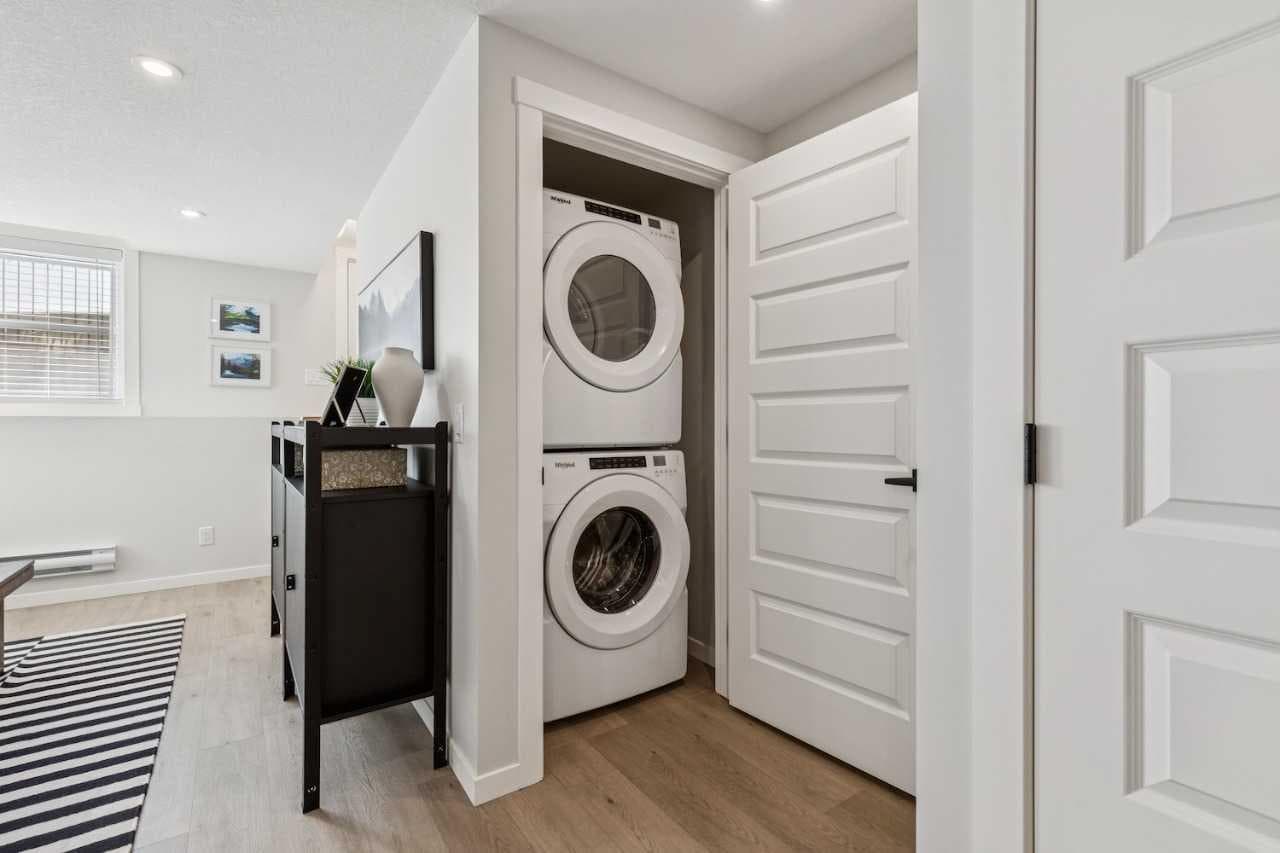 1112, 135 Mahogany Parade SE