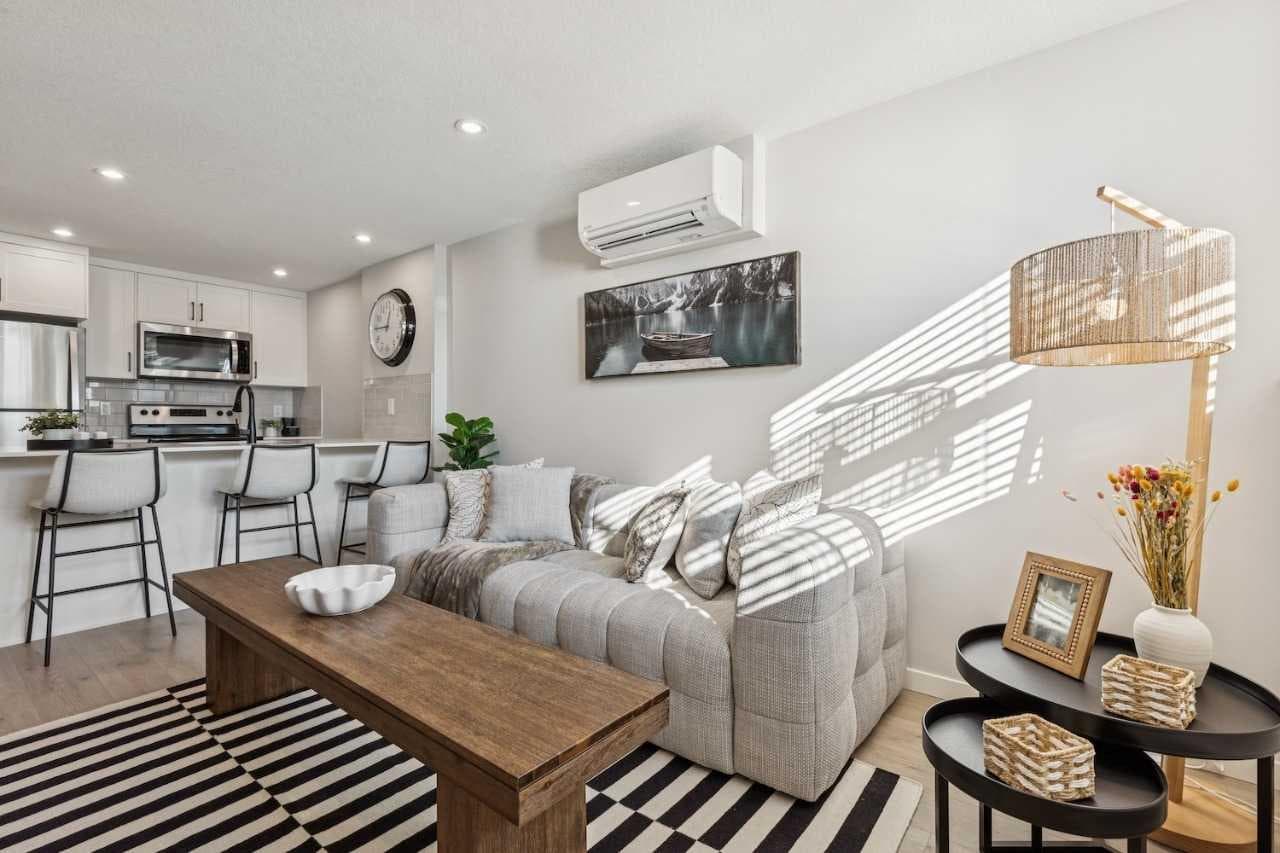 1112, 135 Mahogany Parade SE