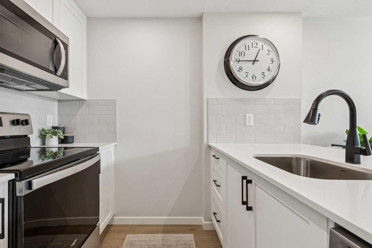 1112, 135 Mahogany Parade SE
