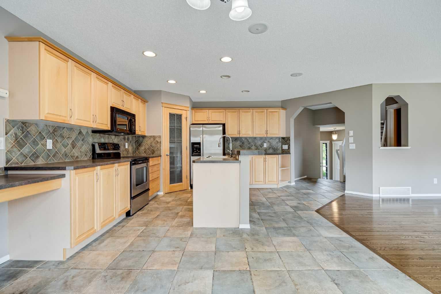 34 Kincora Drive NW