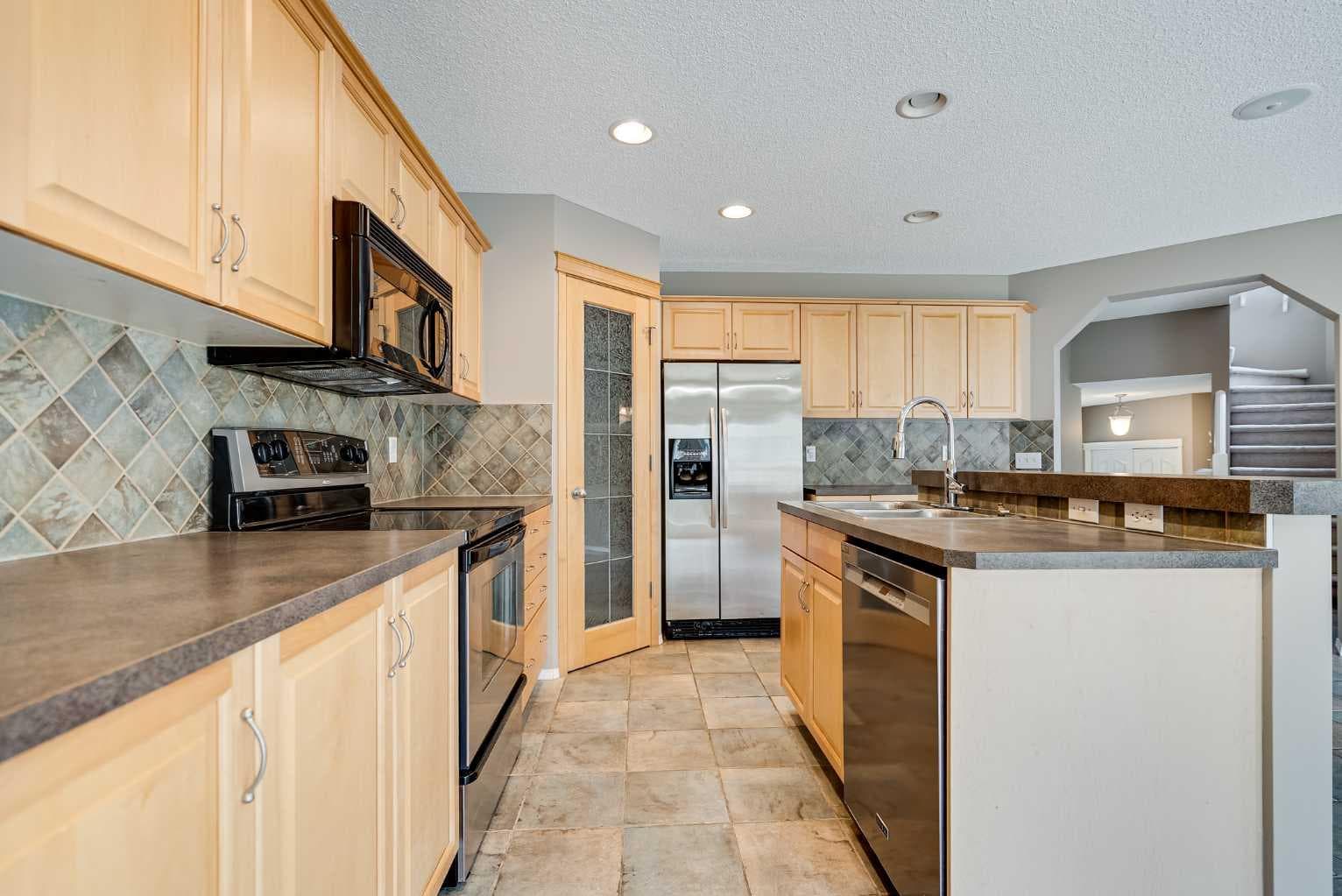 34 Kincora Drive NW