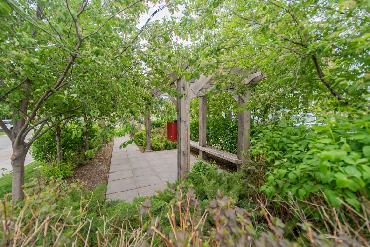 4318, 99 Copperstone Park SE