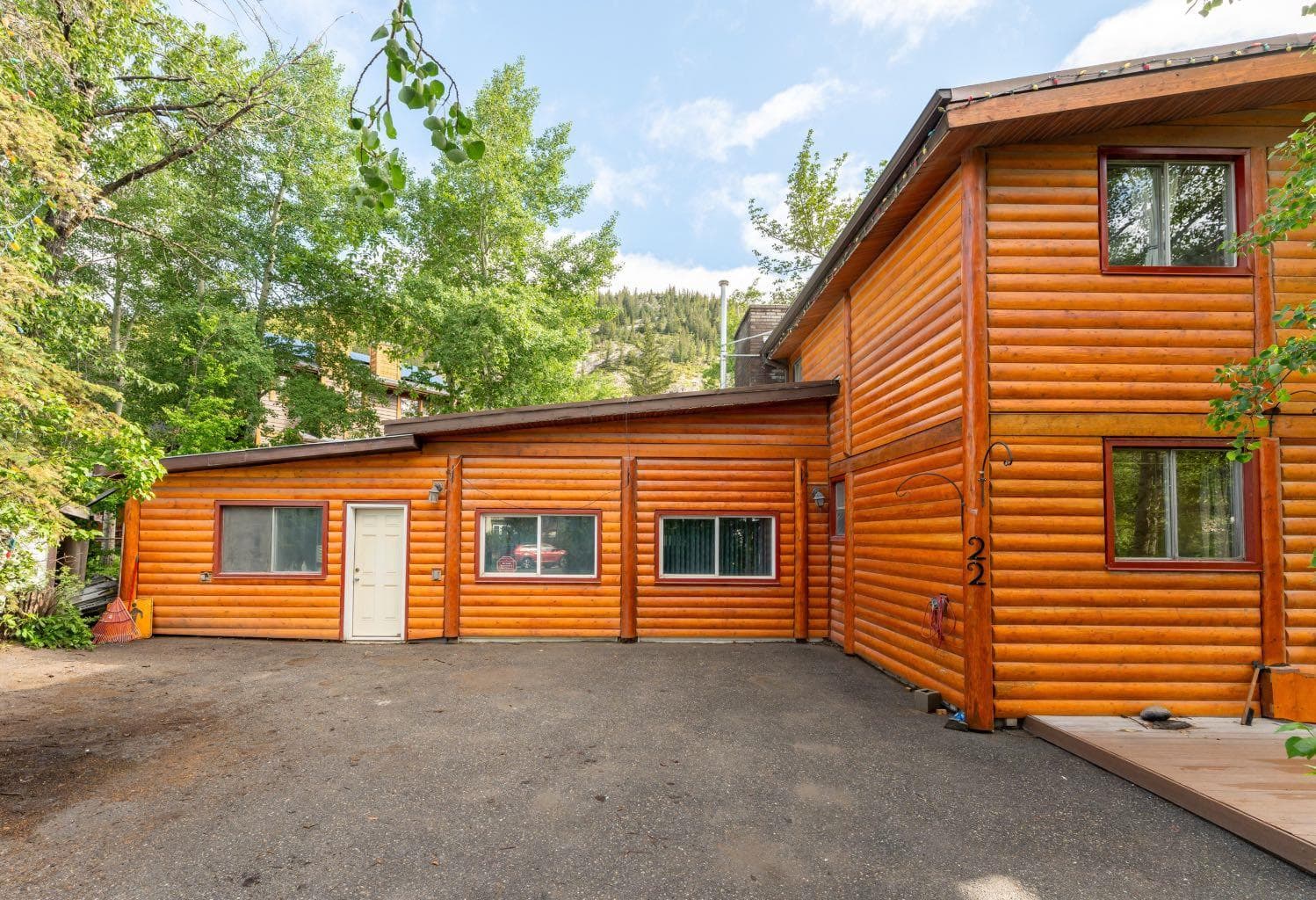 22 Fortress Mountain Way 