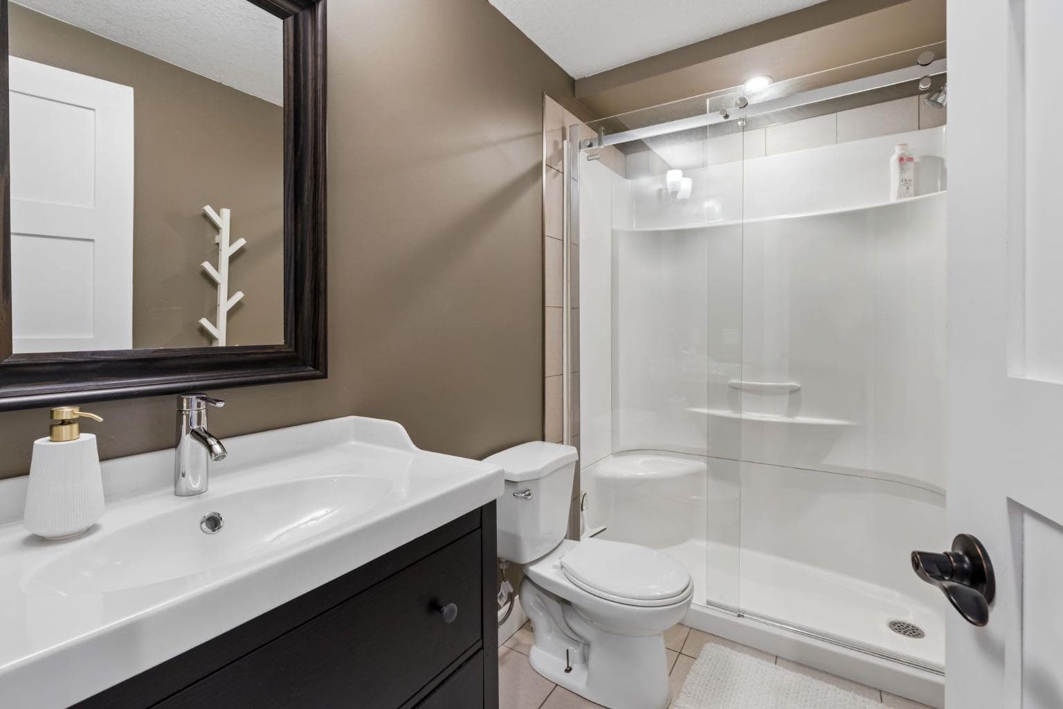 117 Riviera Crescent 
