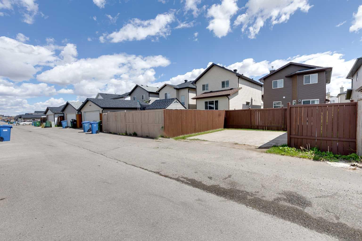 31 Taralake Gardens NE