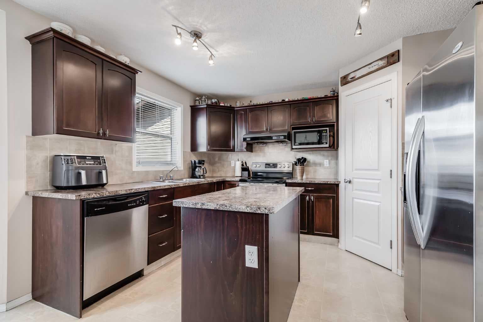31 Taralake Gardens NE