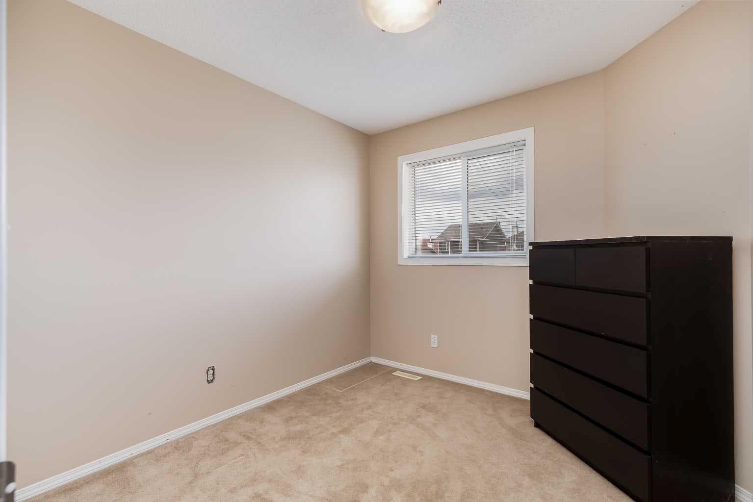 31 Taralake Gardens NE
