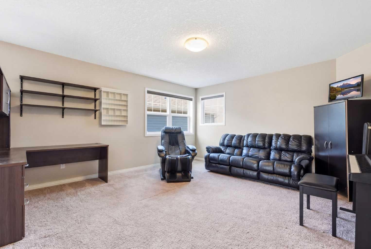 19 Hillcrest Link SW