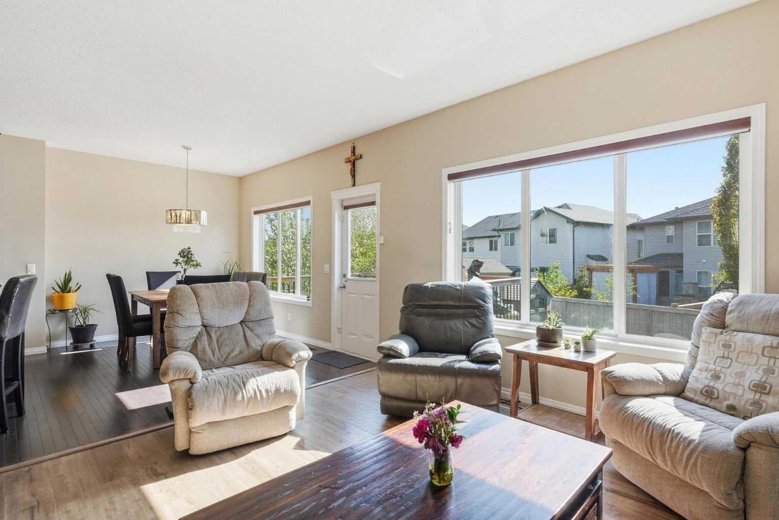19 Hillcrest Link SW
