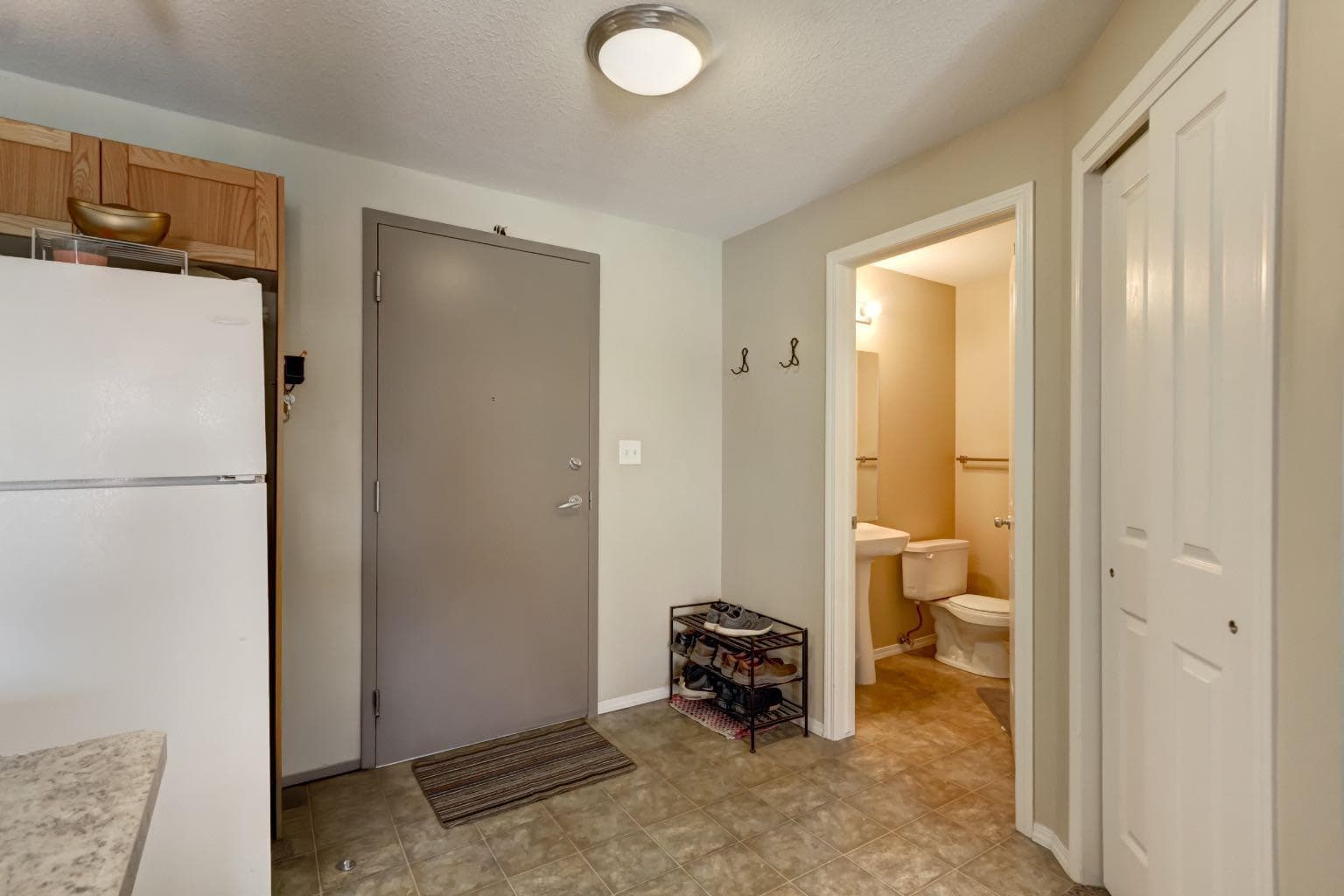 202, 186 Kananaskis Way  