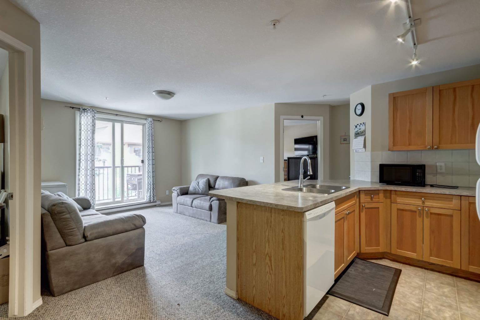 202, 186 Kananaskis Way  
