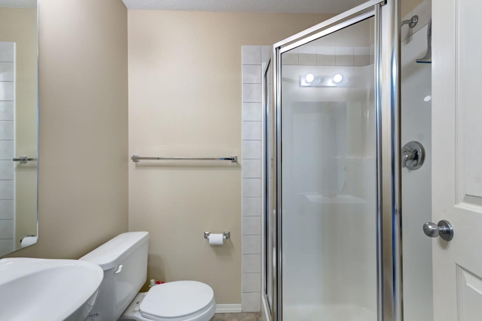 202, 186 Kananaskis Way  