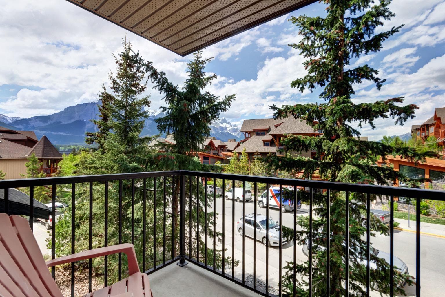202, 186 Kananaskis Way  