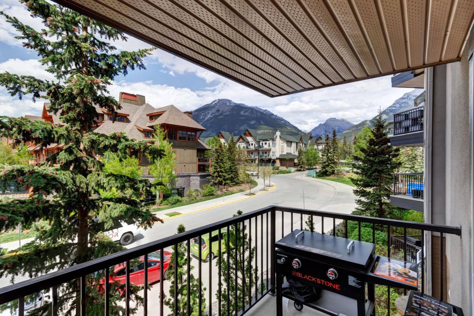 202, 186 Kananaskis Way  