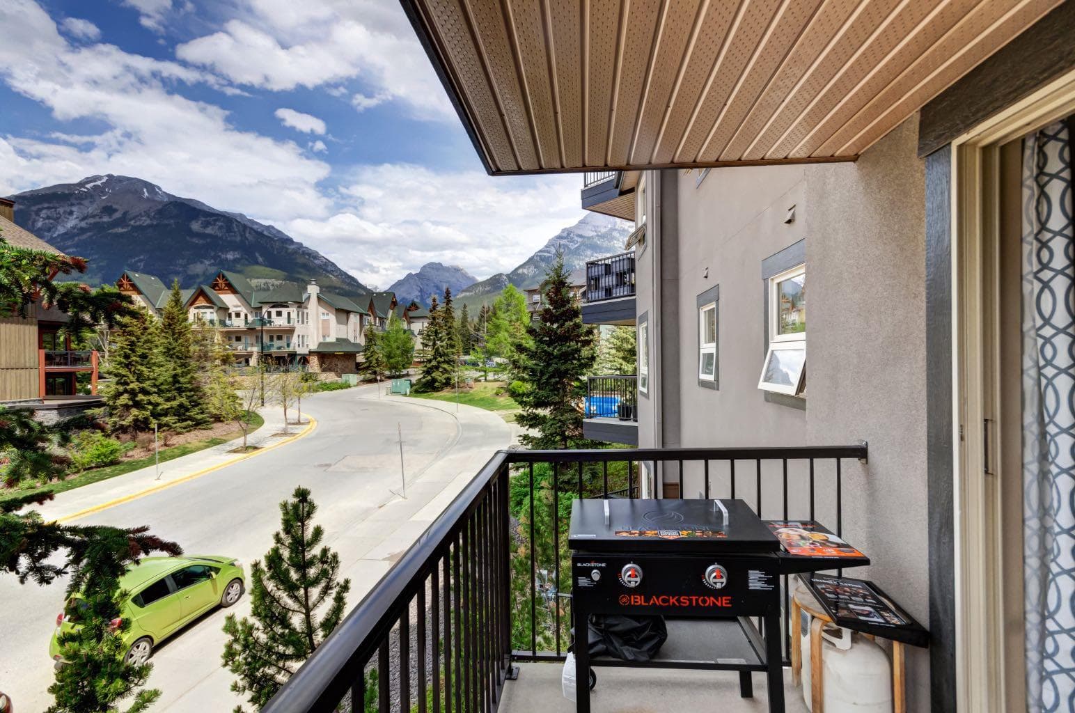 202, 186 Kananaskis Way  