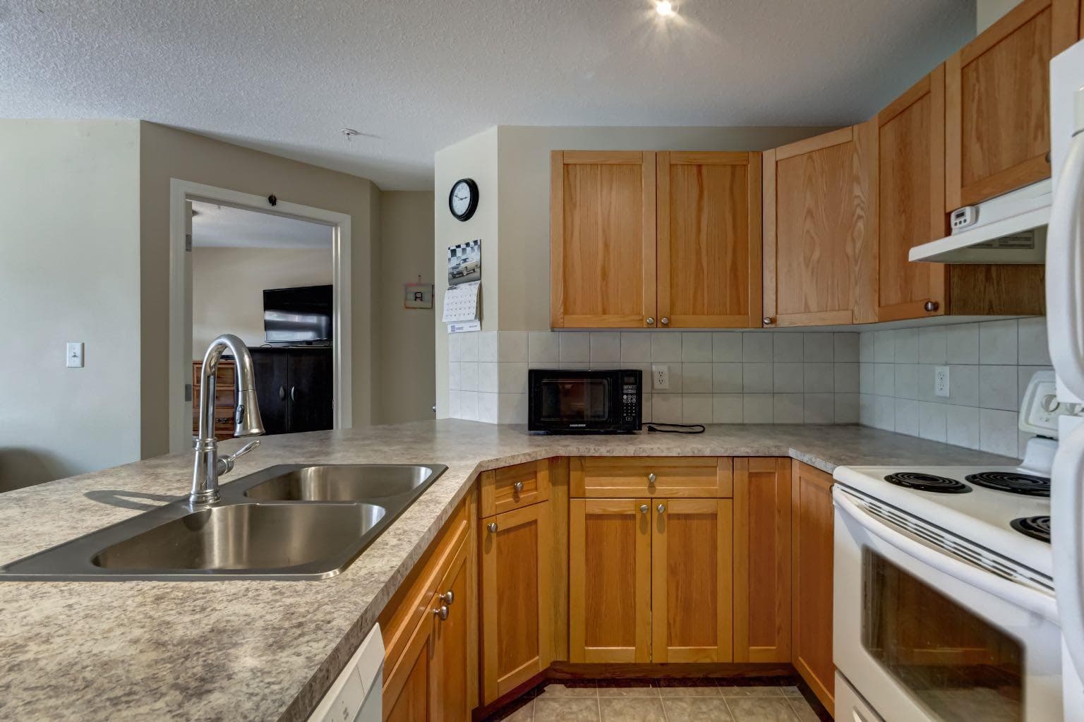 202, 186 Kananaskis Way  