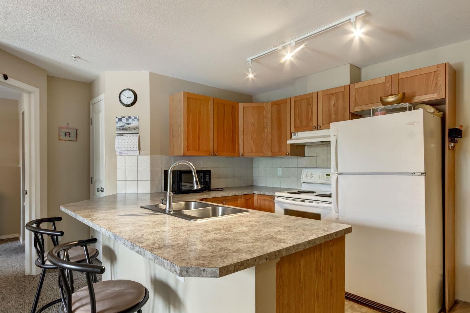 202, 186 Kananaskis Way  