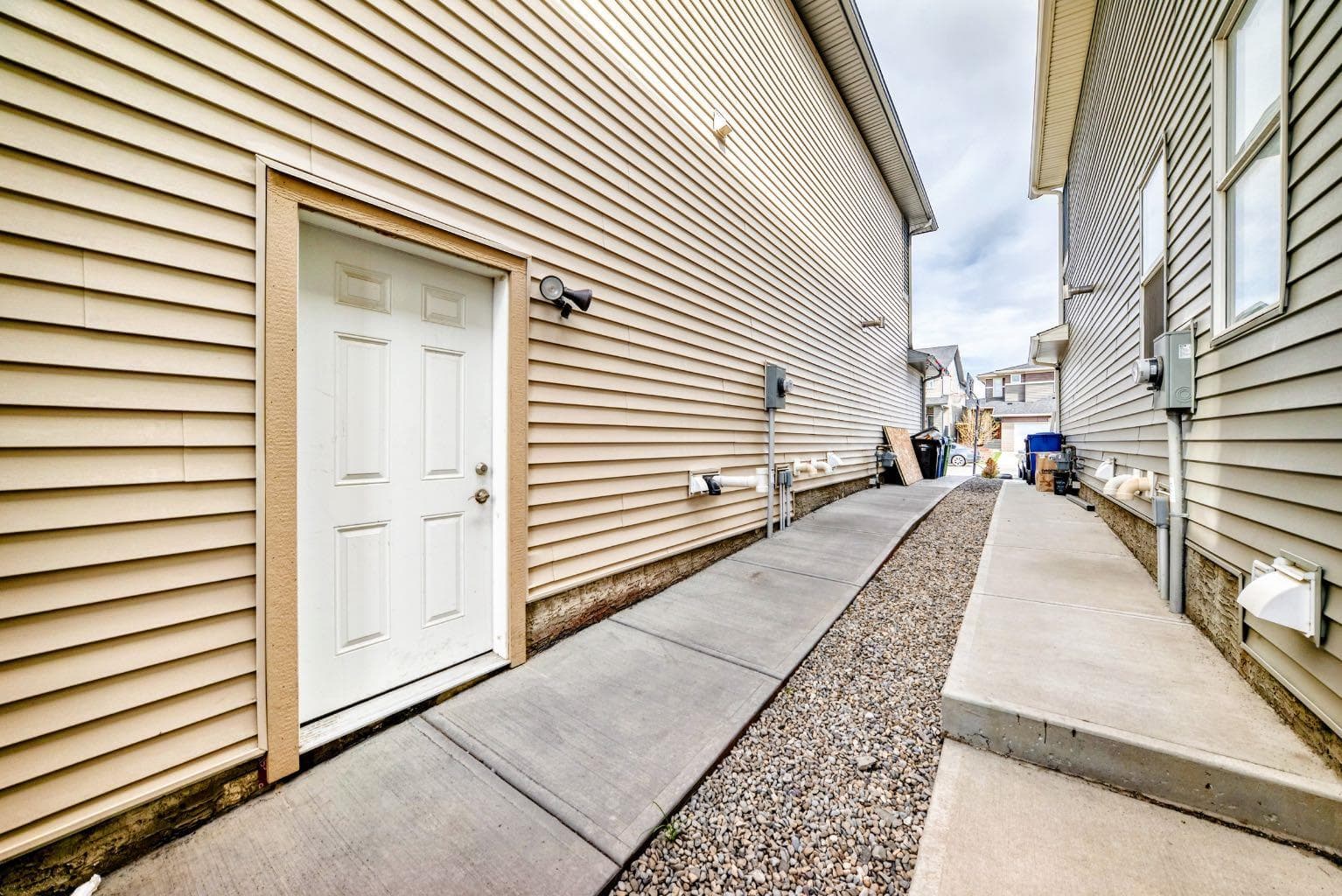 85 Savanna Close NE