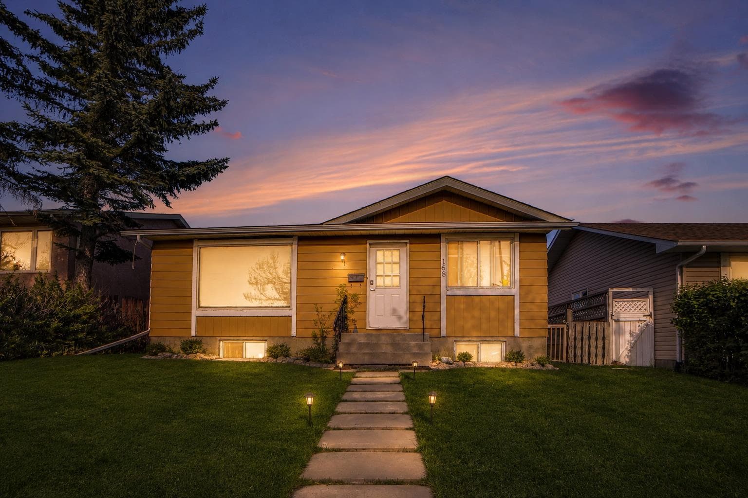 168 Castlebrook Drive NE