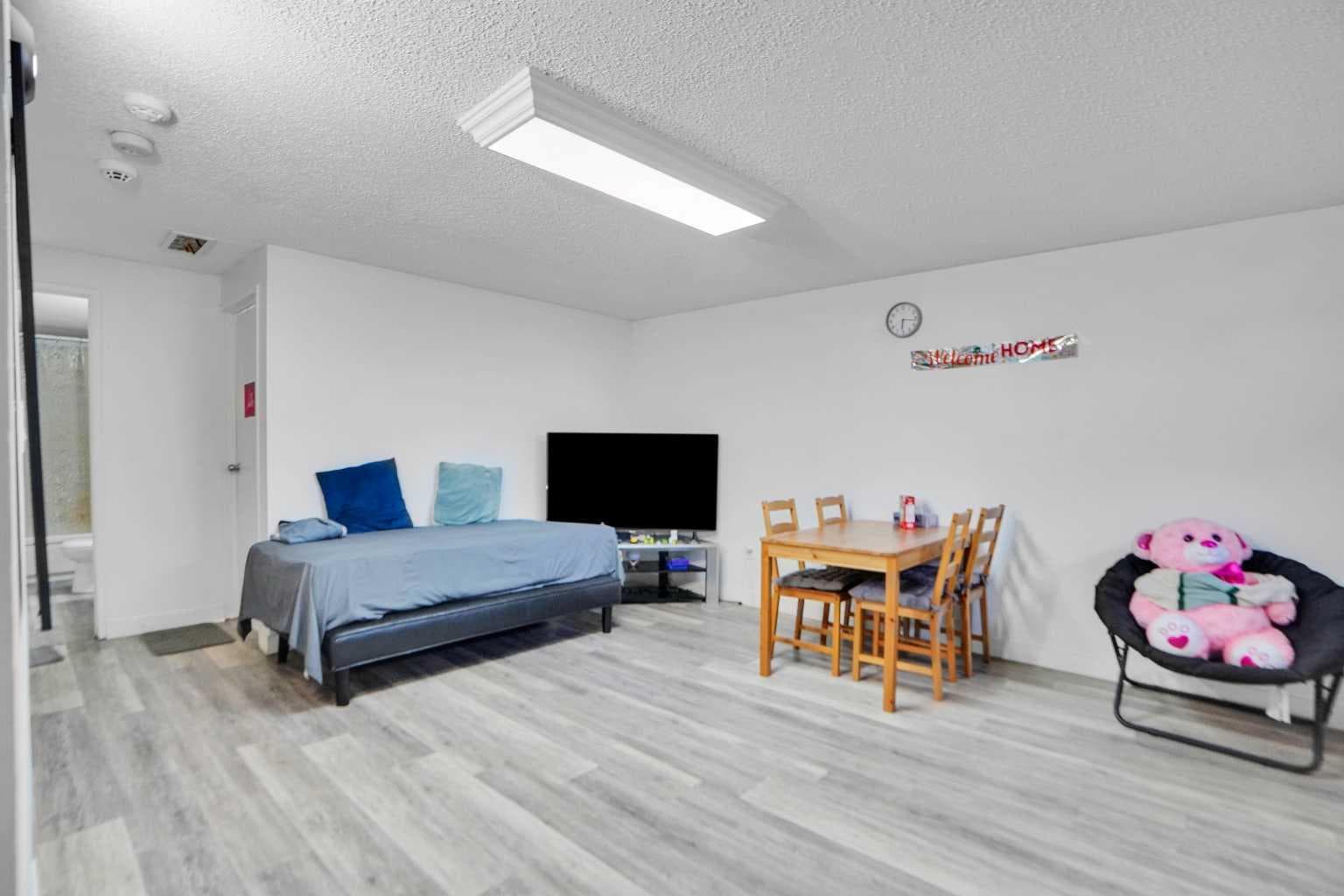 168 Castlebrook Drive NE