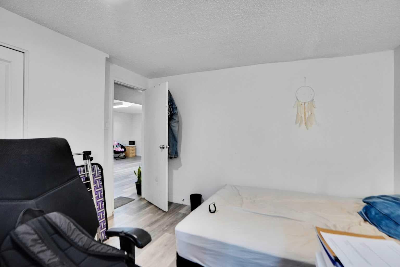 168 Castlebrook Drive NE