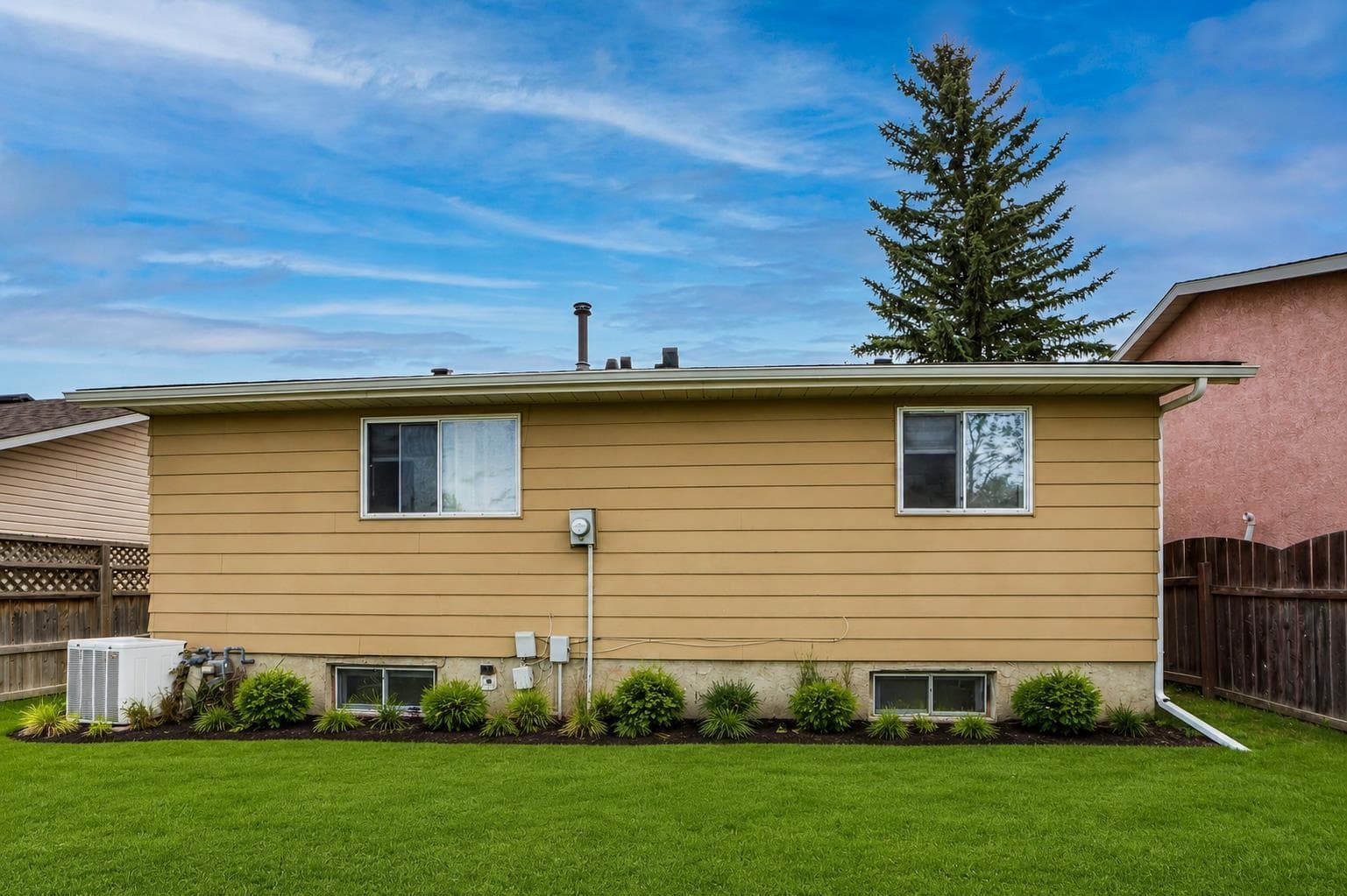 168 Castlebrook Drive NE