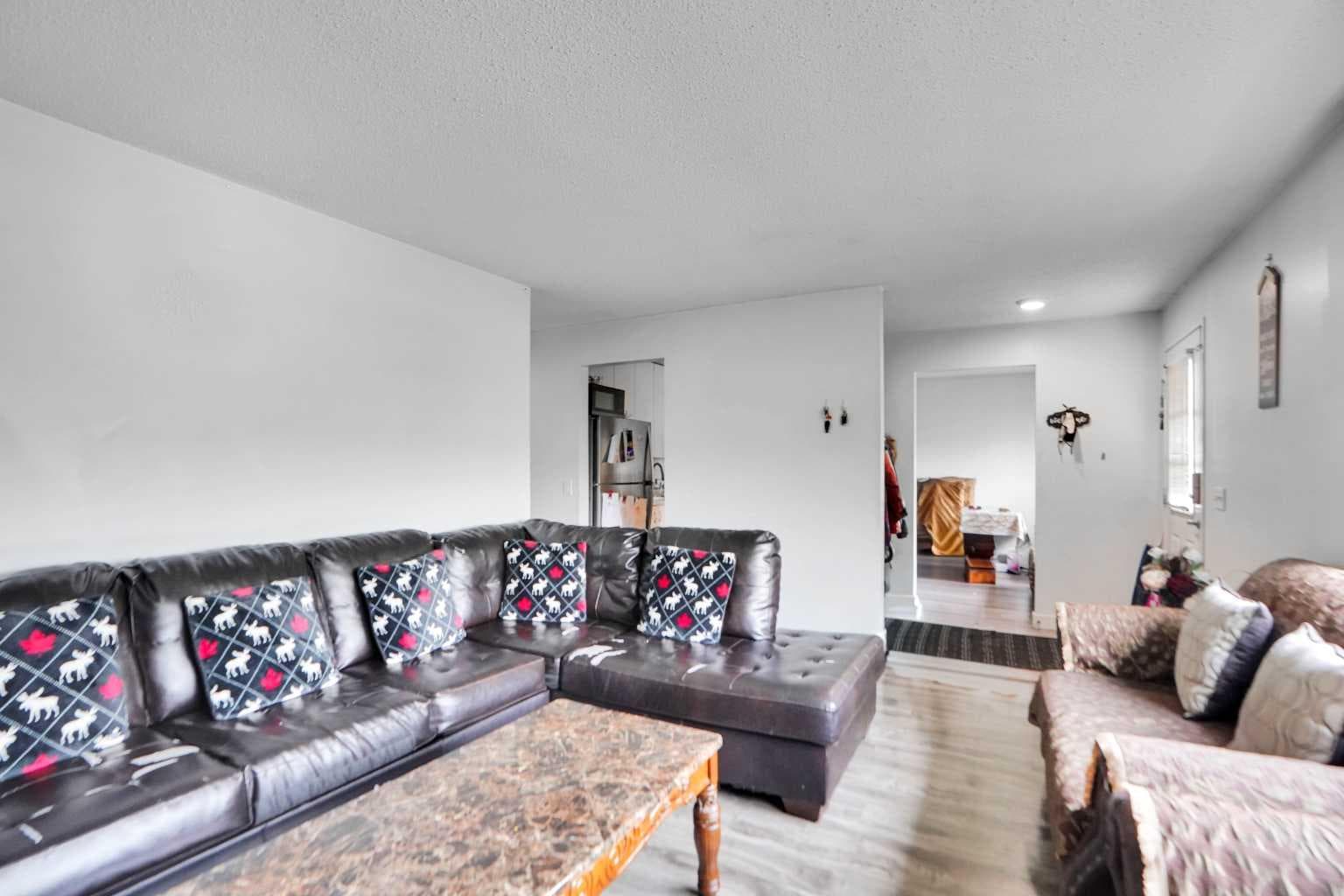 168 Castlebrook Drive NE