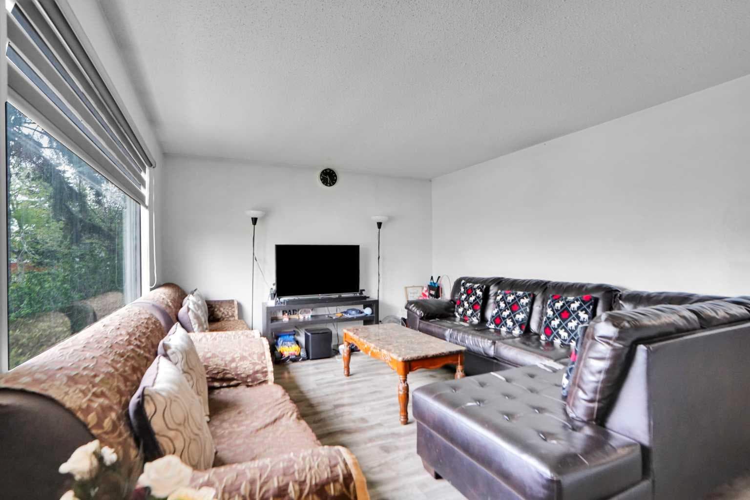 168 Castlebrook Drive NE