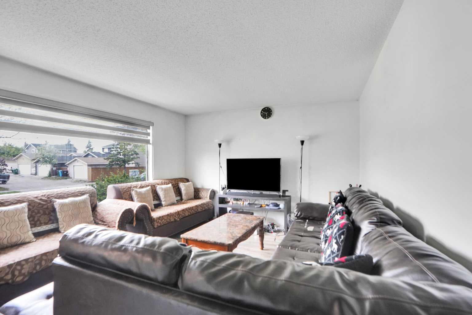 168 Castlebrook Drive NE
