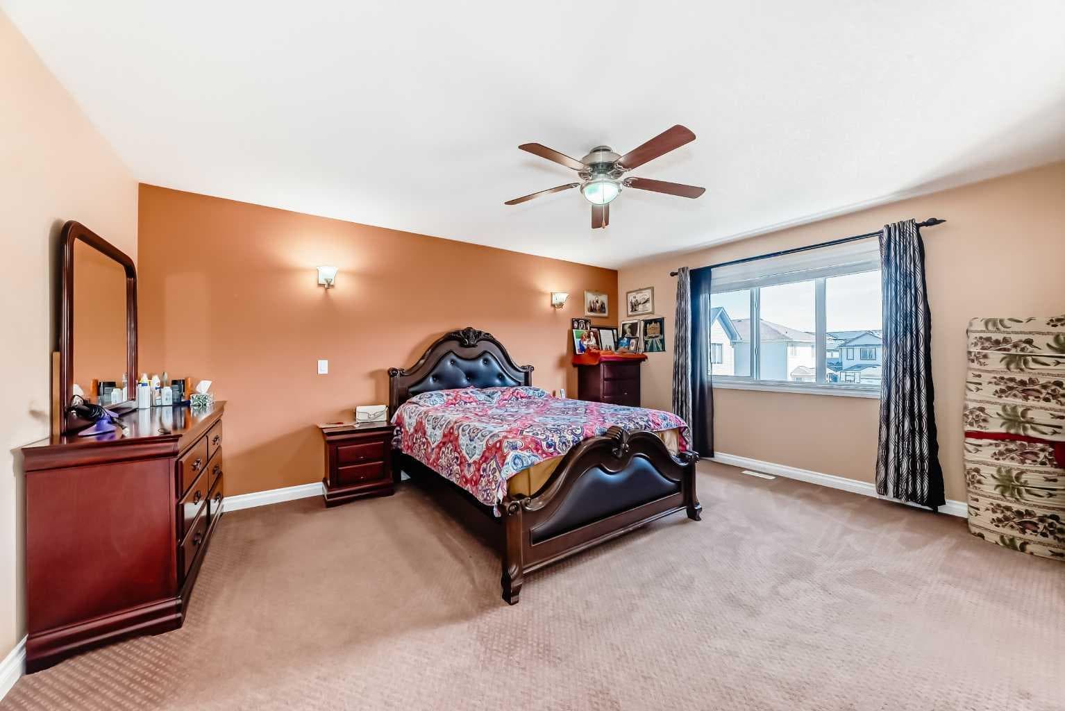 117 Saddlelake Grove NE
