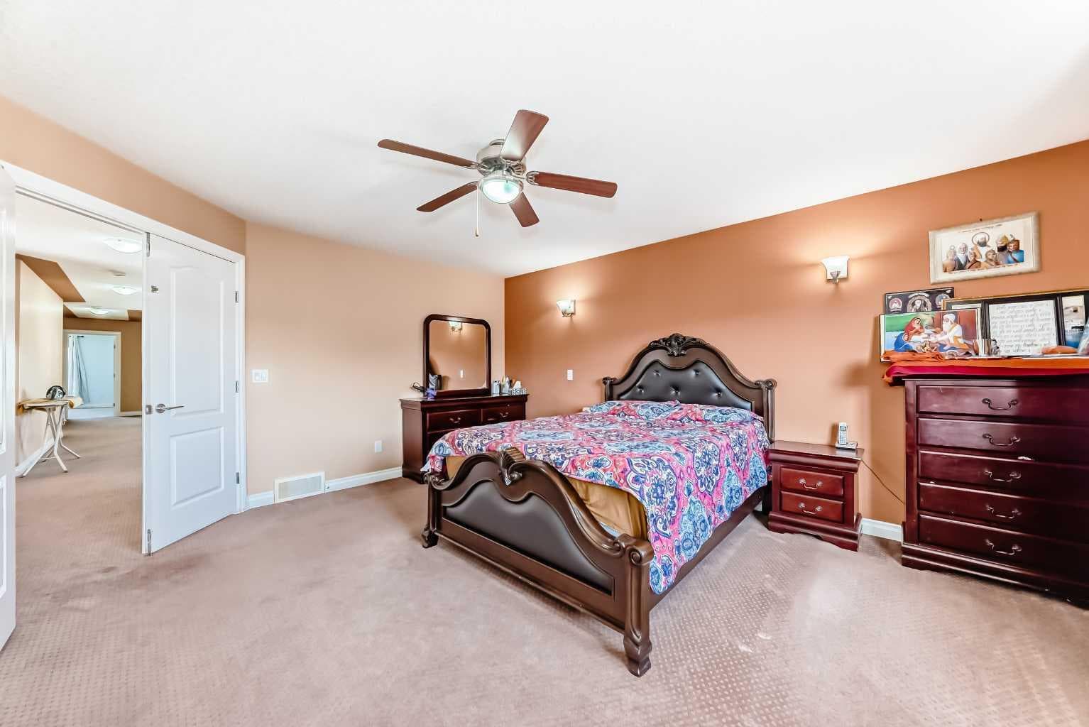 117 Saddlelake Grove NE