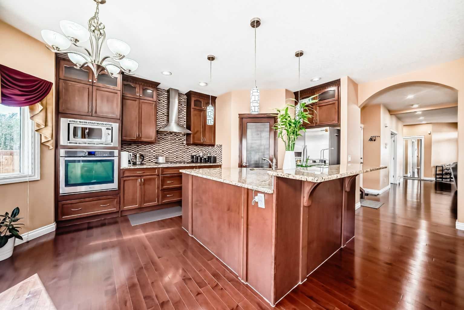 117 Saddlelake Grove NE