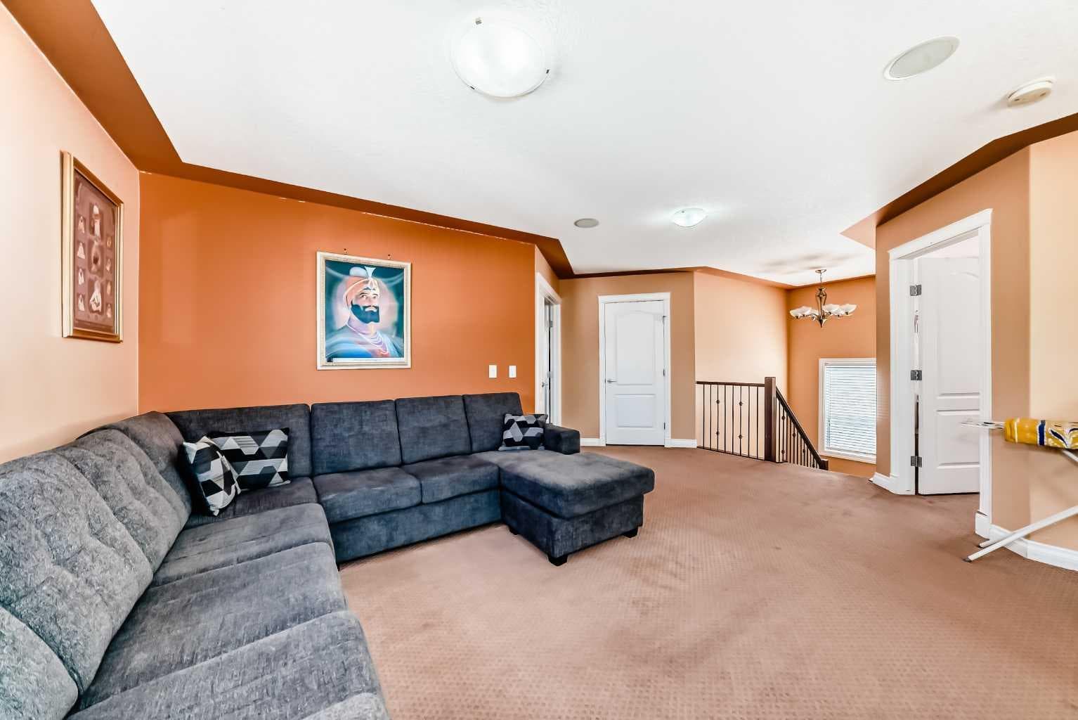 117 Saddlelake Grove NE