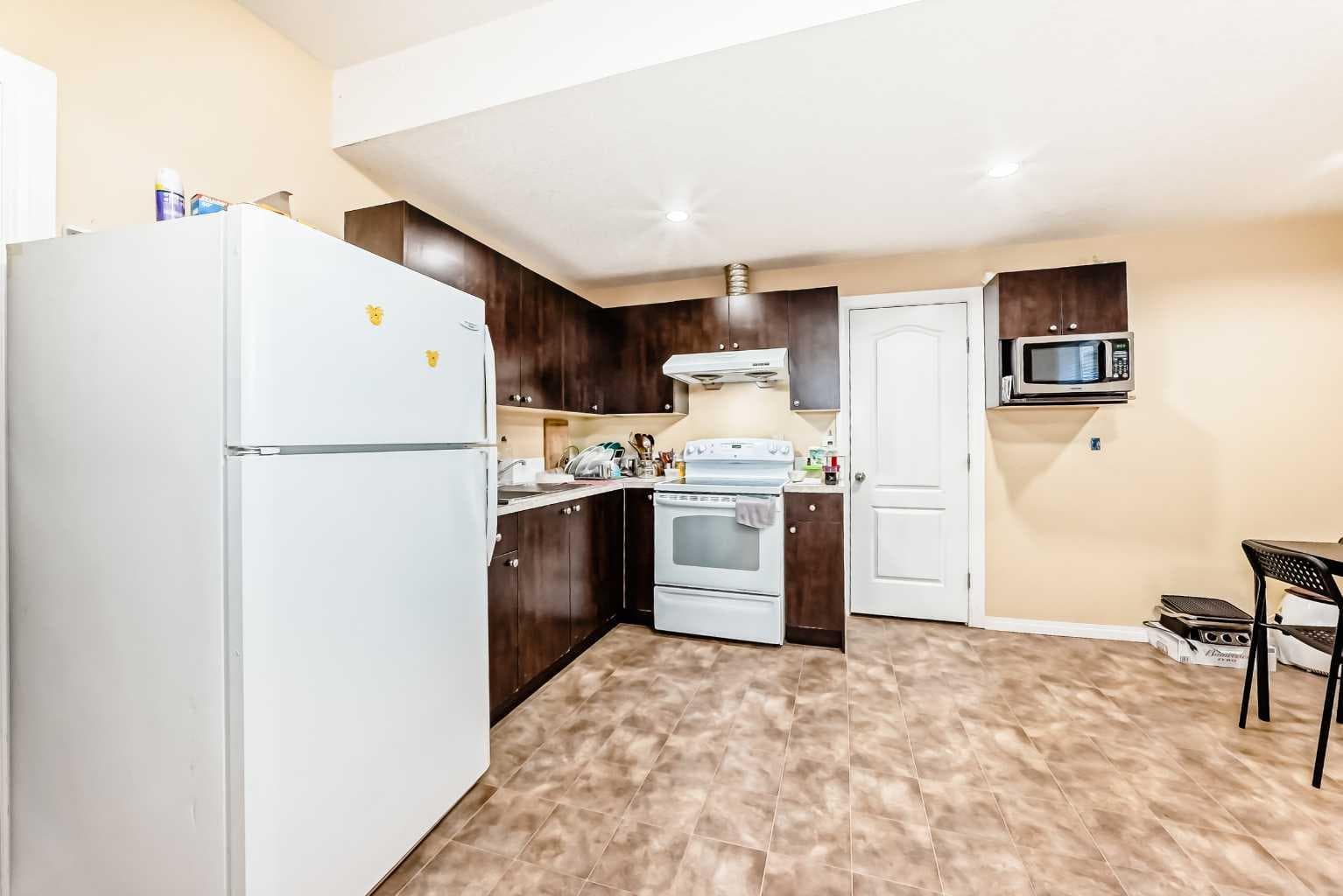 117 Saddlelake Grove NE
