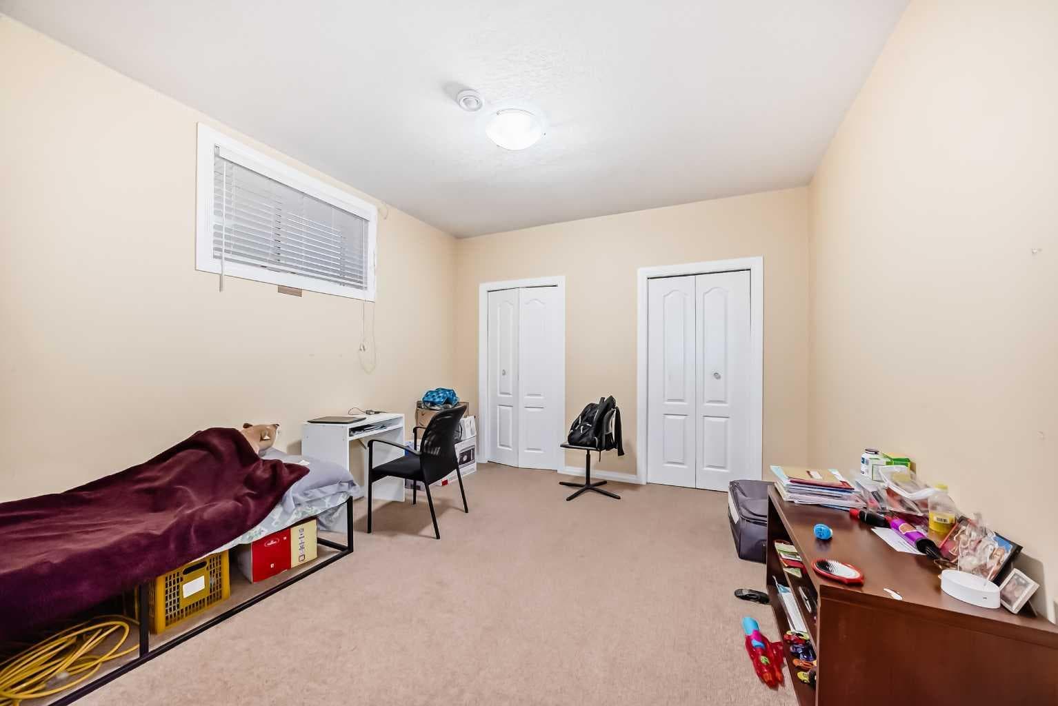 117 Saddlelake Grove NE