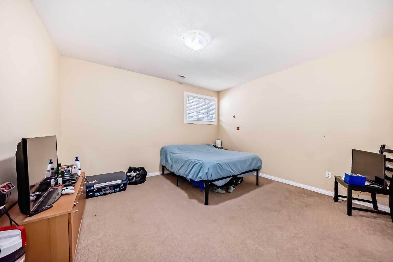 117 Saddlelake Grove NE