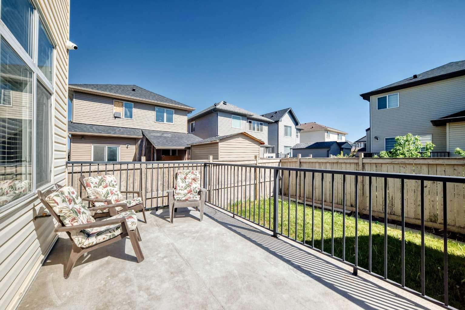 117 Saddlelake Grove NE