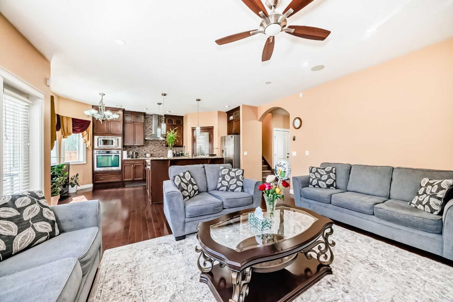 117 Saddlelake Grove NE