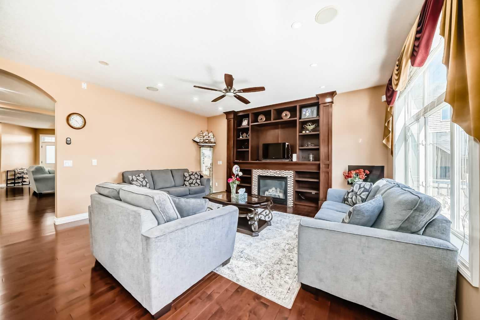 117 Saddlelake Grove NE