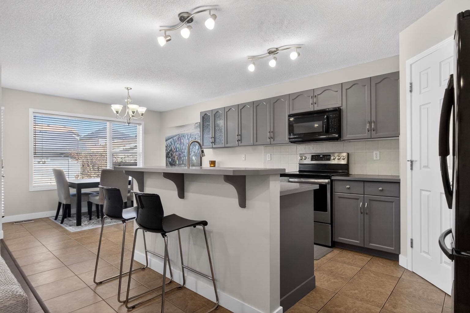 28 Elgin View SE