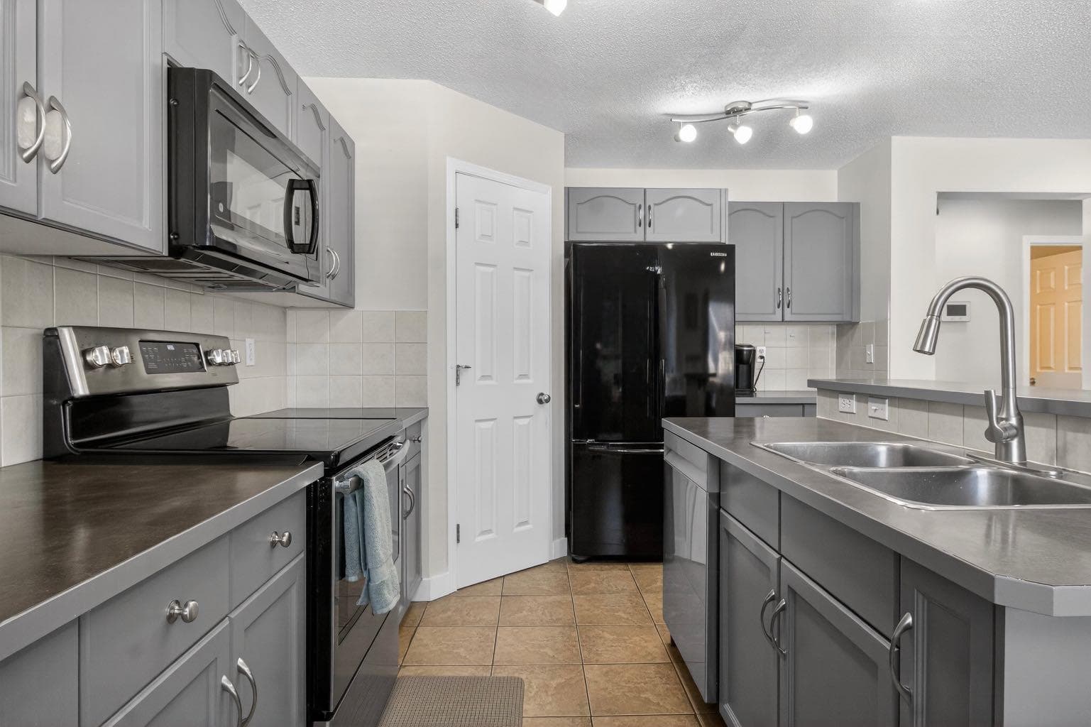 28 Elgin View SE