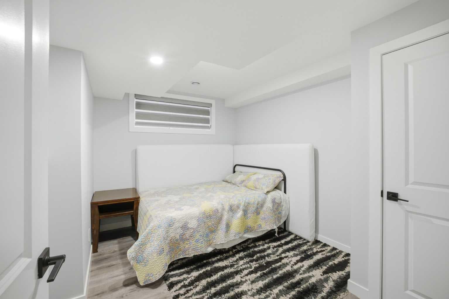 1153 Chinook Gate Bay SW