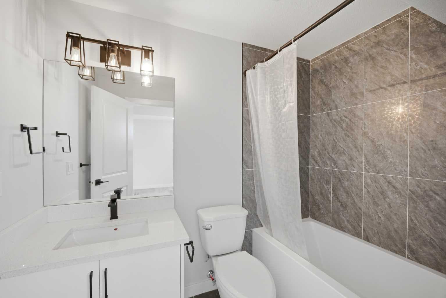 1153 Chinook Gate Bay SW